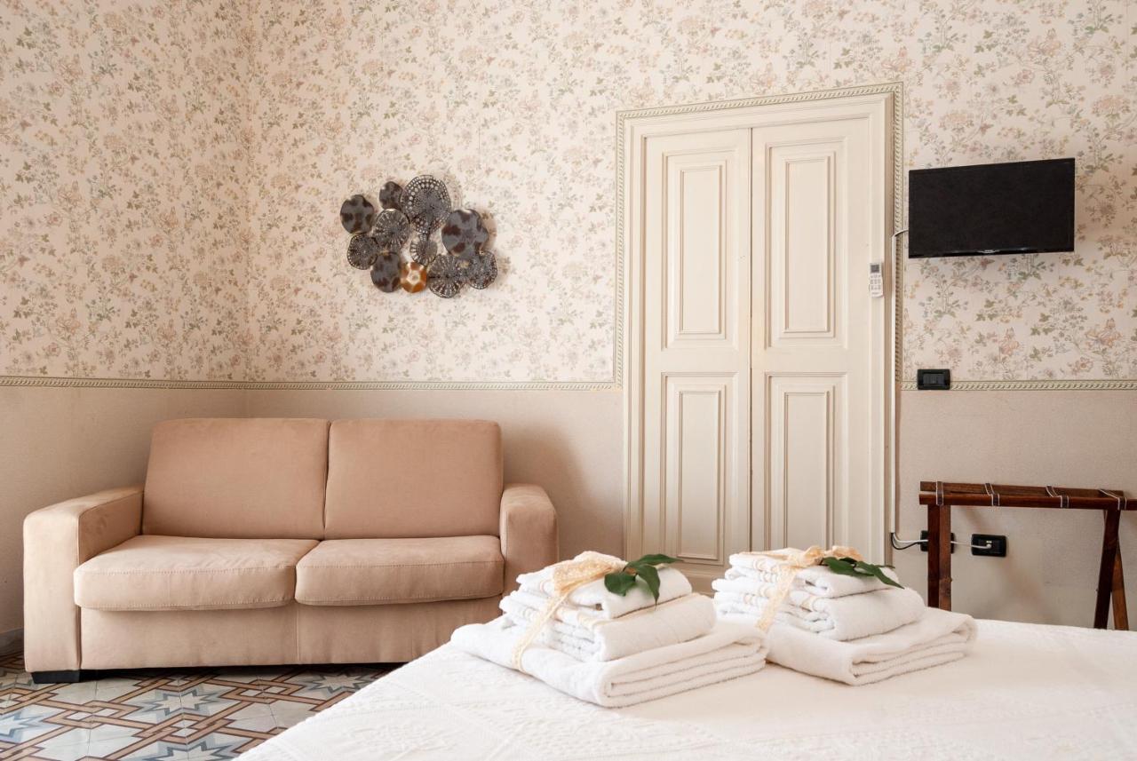 B&B Risveglio Col Rosone Lecce Exterior foto